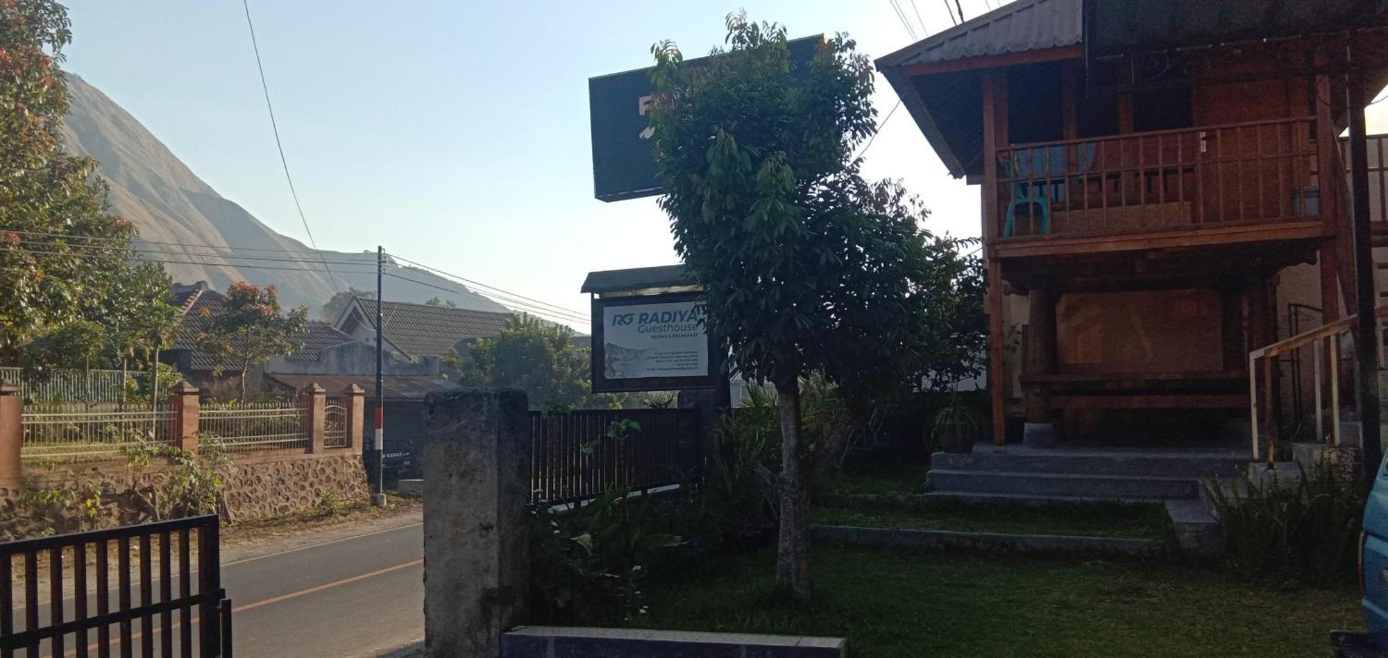 סמבלון לוואנג Radiya Guesthouse מראה חיצוני תמונה